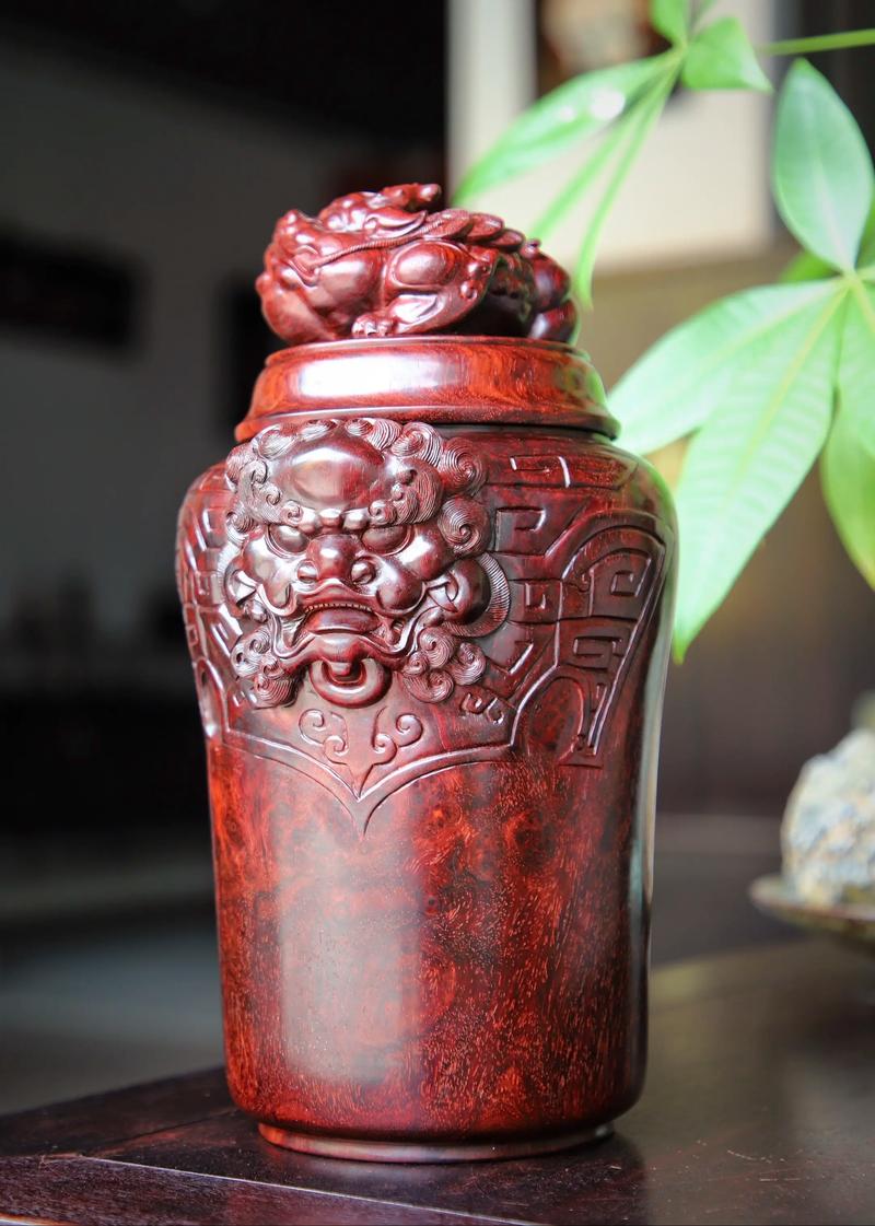 红木摆件的魅力：历史与现代的完美碰撞